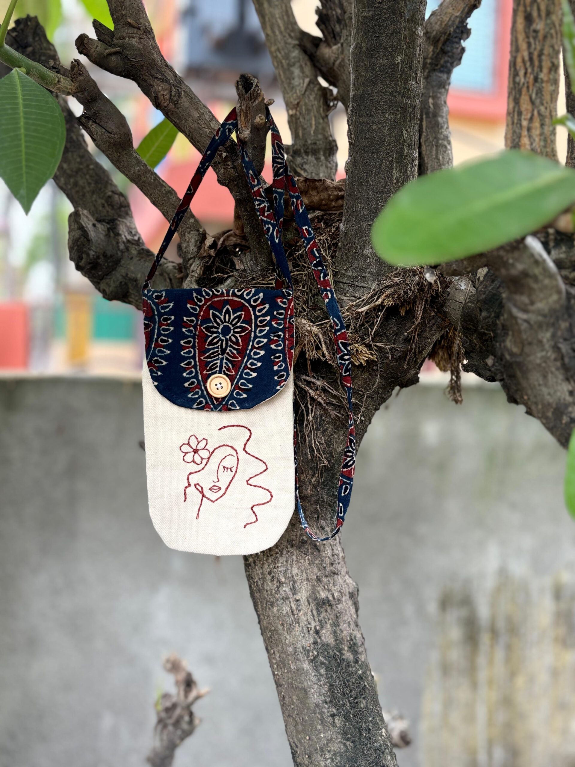 Pretty Woman Paisley Flap Pouch Sling Bag