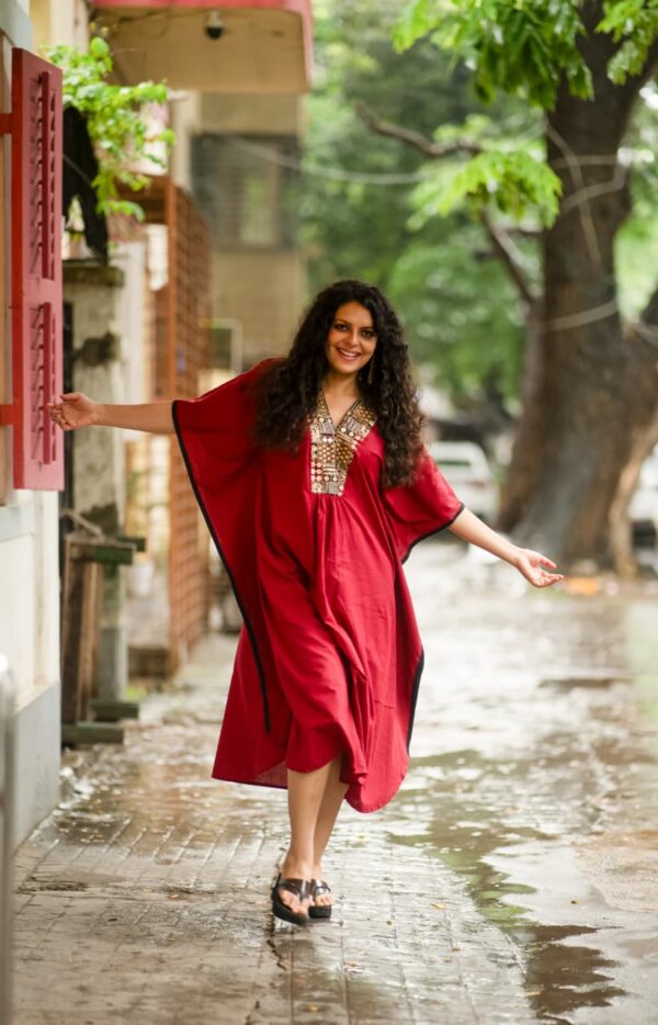 Handloom Kaftaan with Kachh Border Neckline